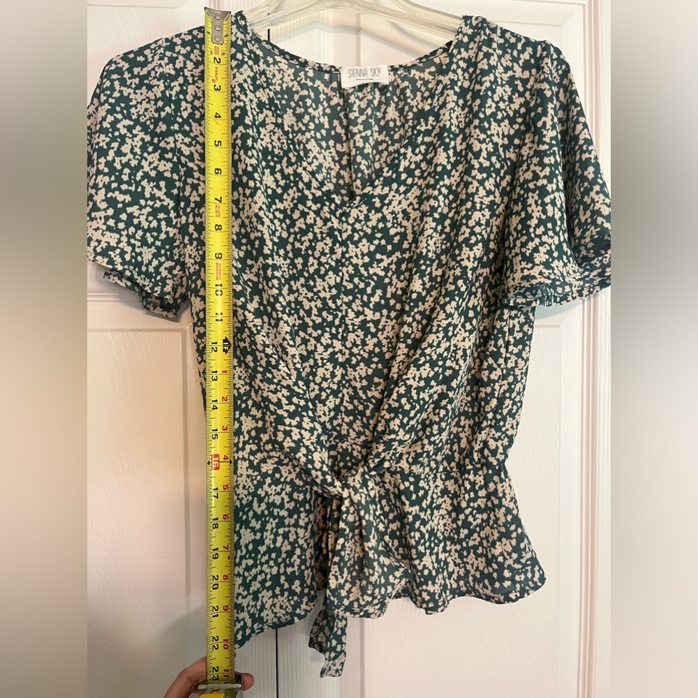 Green drop waist Sienna sky peplum top xs